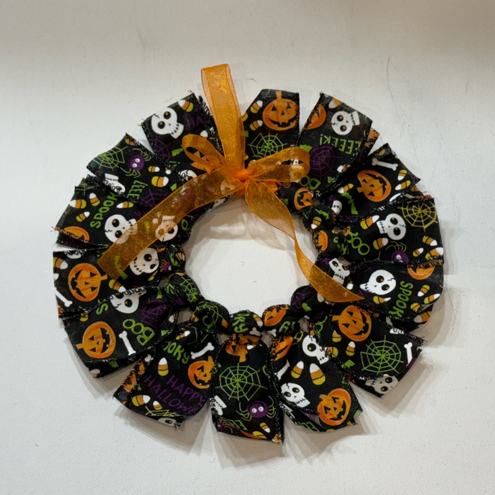 Mini 8” Halloween Wreath